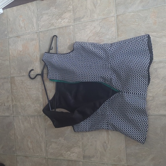 Sleeveless blouse - Picture 3 of 5